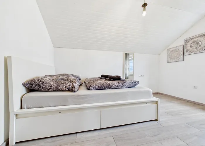 Dg-ferienwohnung Naehe Legoland, Mit Grosser Terrasse Sontheim an der Brenz